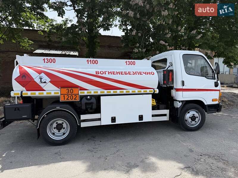 Бензовоз Hyundai HD 65 2004 в Запорожье