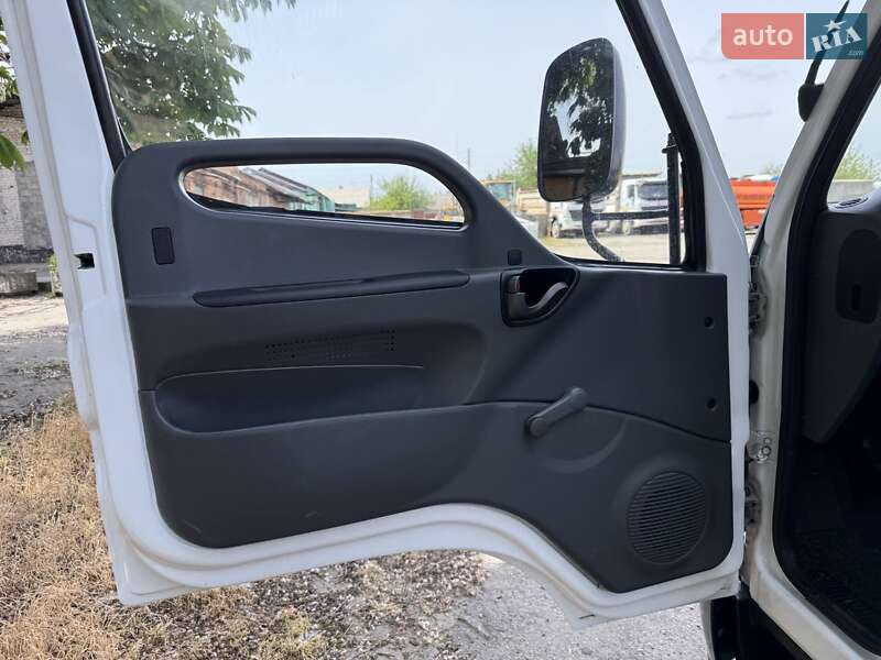Бензовоз Hyundai HD 65 2004 в Запорожье