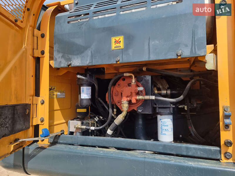 Гусеничный экскаватор Hyundai HX 2018 в Одессе