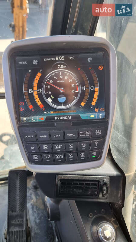 Колісний екскаватор Hyundai HX 2020 в Одесі