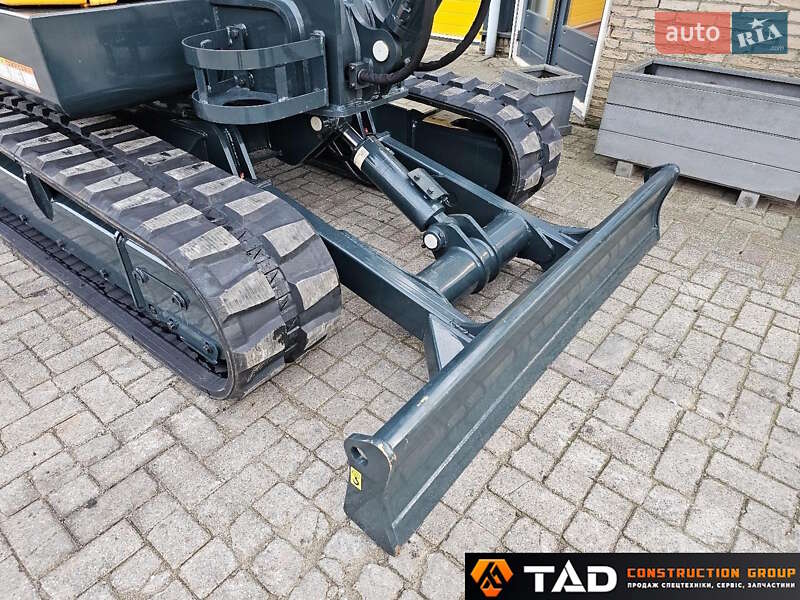 Гусеничный экскаватор Hyundai HX 2025 в Киеве