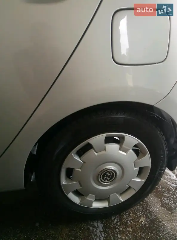 Hyundai i10 2008 VIN MALAM51BP8M086539 фото оголошення 2 з 100