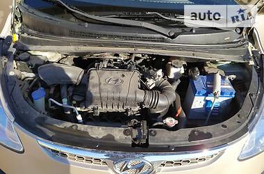 Хэтчбек Hyundai i10 2010 в Житомире