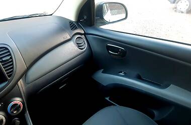 Хетчбек Hyundai i10 2012 в 