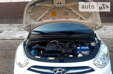 Хетчбек Hyundai i10 2012 в 