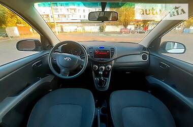 Хетчбек Hyundai i10 2012 в 