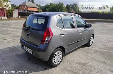 Хэтчбек Hyundai i10 2010 в Киеве