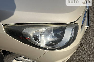 Хетчбек Hyundai i10 2012 в Одесі