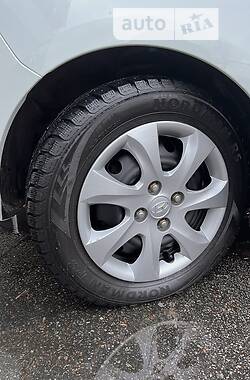 Хэтчбек Hyundai i10 2012 в 