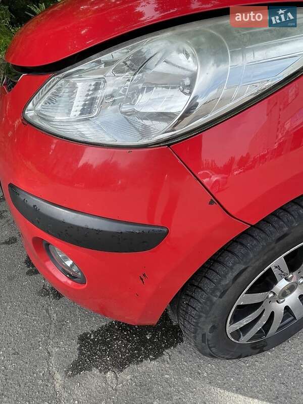 Хетчбек Hyundai i10 2010 в Запоріжжі