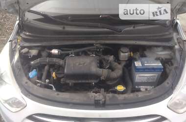 Хэтчбек Hyundai i10 2012 в Киеве