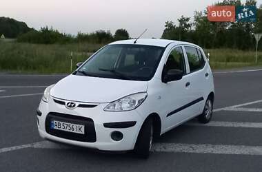 Хэтчбек Hyundai i10 2009 в 