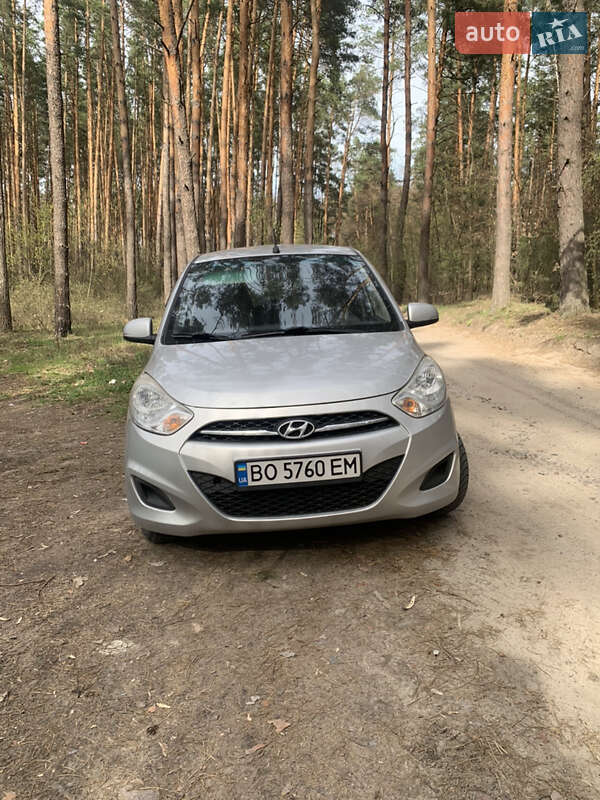 Хэтчбек Hyundai i10 2011 в Киеве