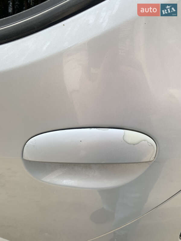 Хэтчбек Hyundai i10 2011 в Киеве