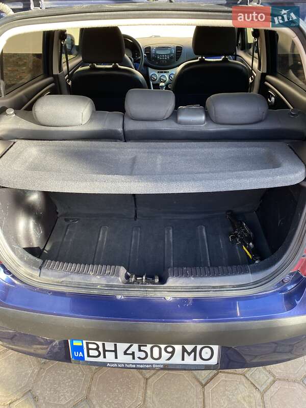 Хэтчбек Hyundai i10 2009 в Одессе