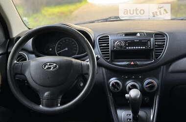 Хетчбек Hyundai i10 2012 в Рівному