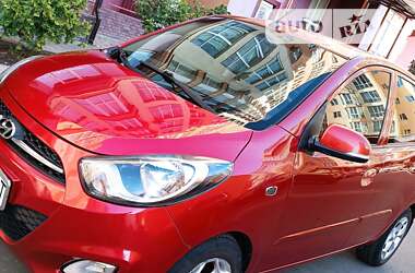 Хэтчбек Hyundai i10 2012 в Киеве