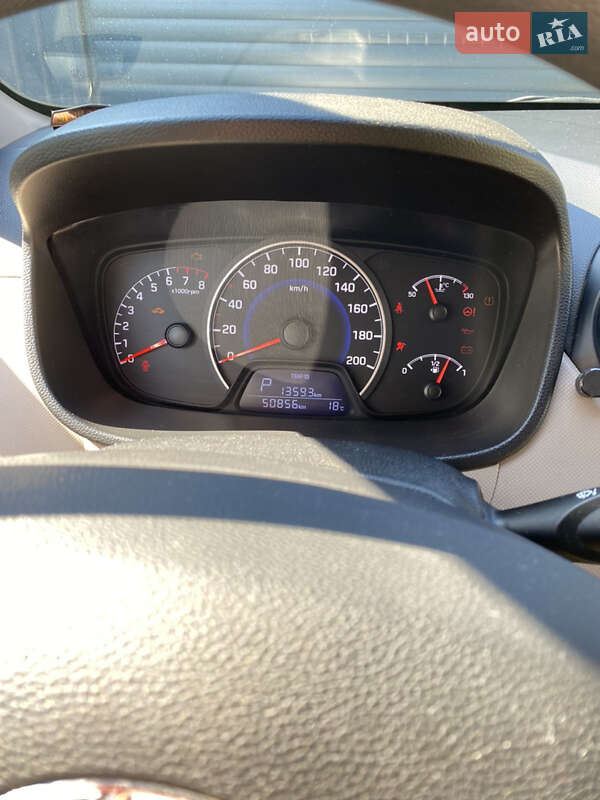 Хэтчбек Hyundai i10 2015 в Рени