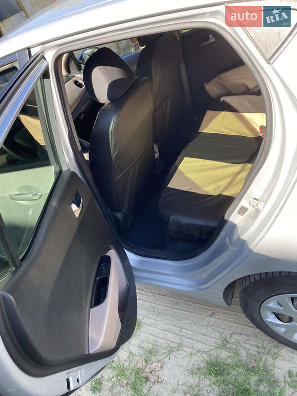 Хэтчбек Hyundai i10 2015 в Рени