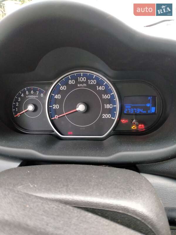 Хэтчбек Hyundai i10 2012 в Тернополе