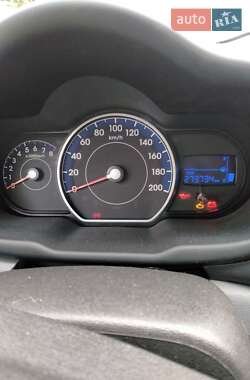 Хэтчбек Hyundai i10 2012 в Тернополе