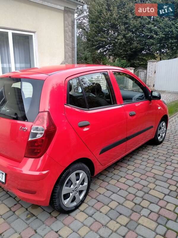 Хэтчбек Hyundai i10 2012 в Тернополе