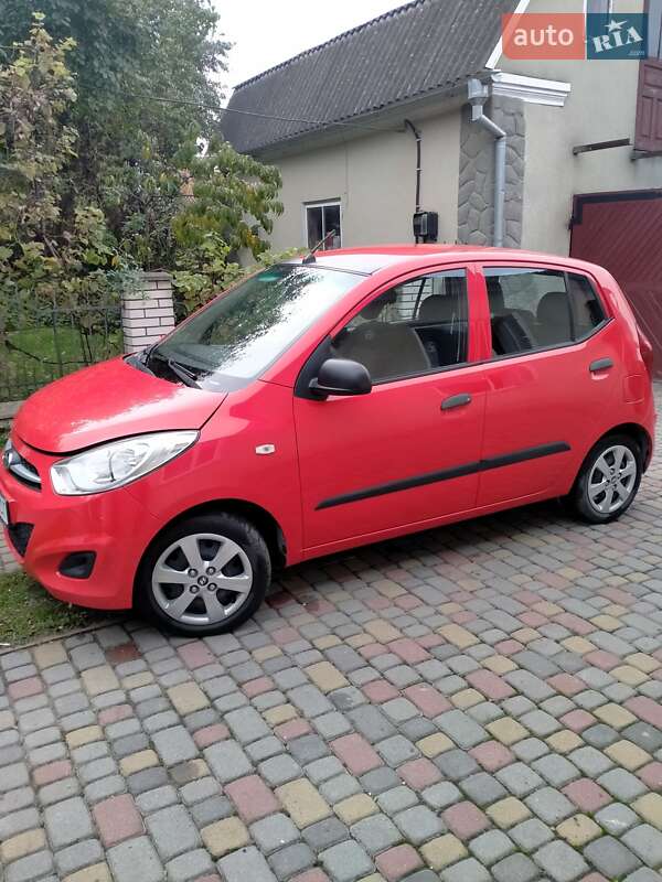 Хэтчбек Hyundai i10 2012 в Тернополе