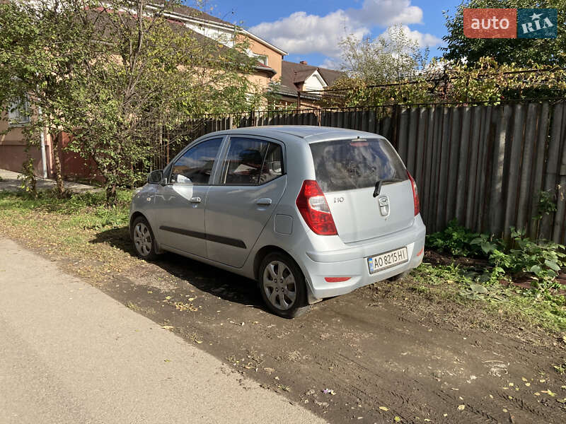 Хетчбек Hyundai i10 2013 в Мукачевому