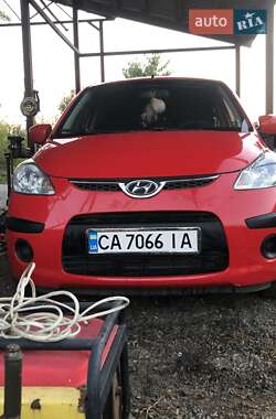 Хэтчбек Hyundai i10 2008 в Ватутино