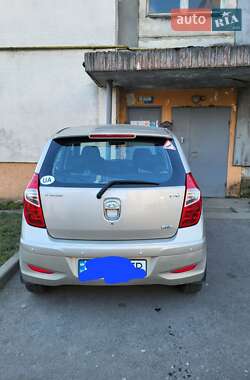 Хетчбек Hyundai i10 2012 в Мукачевому