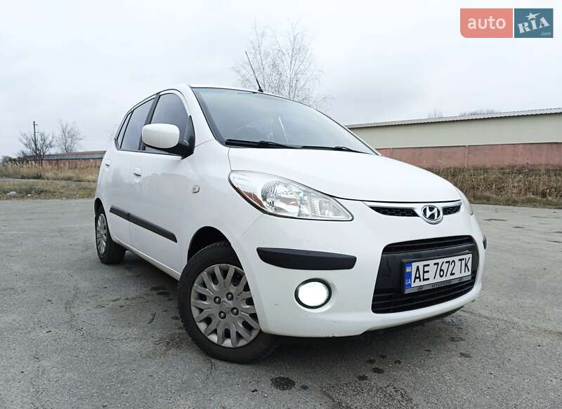 Хэтчбек Hyundai i10 2008 в Новомосковске