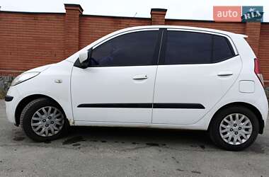 Хэтчбек Hyundai i10 2008 в Новомосковске