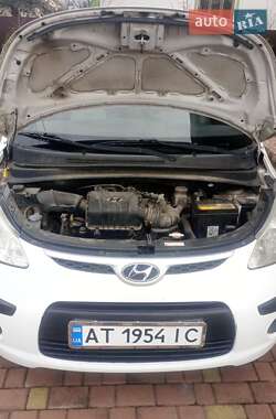 Хэтчбек Hyundai i10 2009 в Калуше