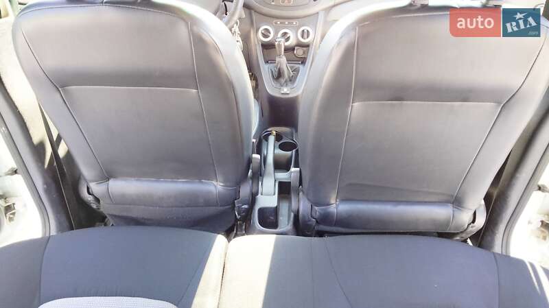 Хетчбек Hyundai i10 2008 в Чернігові