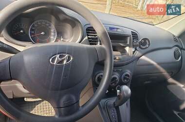 Хэтчбек Hyundai i10 2012 в Днепре