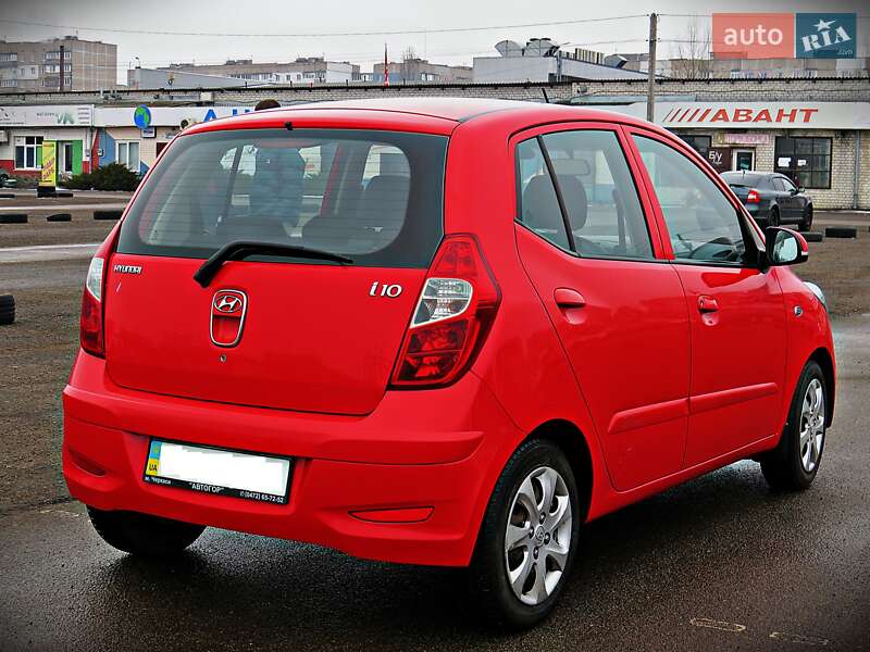 Хэтчбек Hyundai i10 2012 в Черкассах