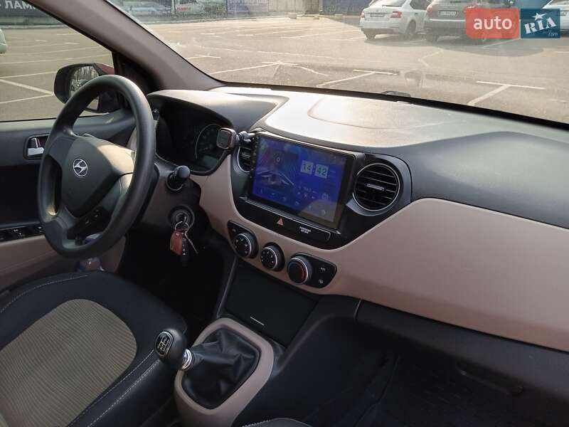 Хэтчбек Hyundai i10 2014 в Киеве