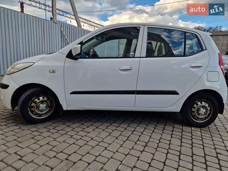 Хэтчбек Hyundai i10 2009 в Львове