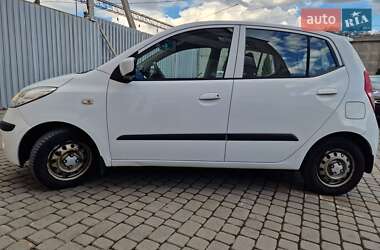 Хэтчбек Hyundai i10 2009 в 