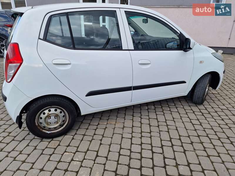 Хэтчбек Hyundai i10 2009 в Львове