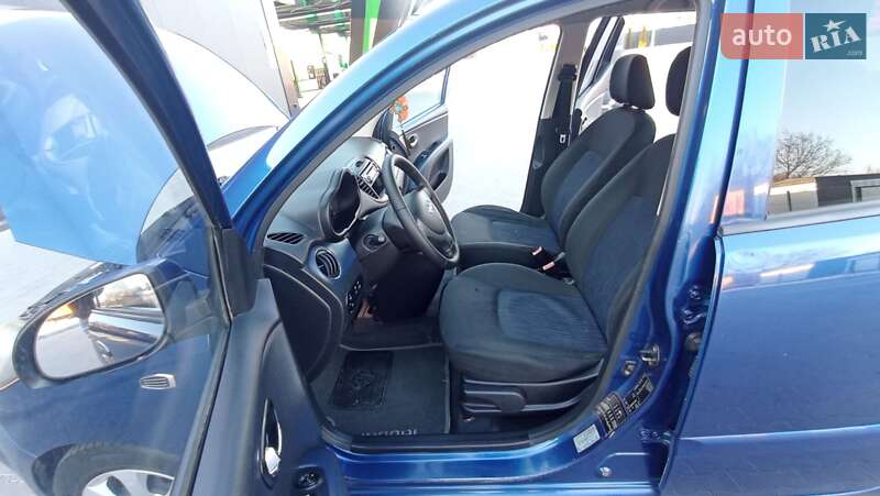 Хэтчбек Hyundai i10 2011 в Одессе