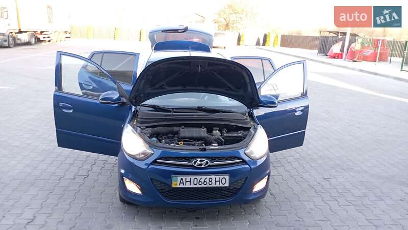 Хэтчбек Hyundai i10 2011 в Одессе