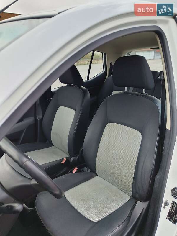 Хэтчбек Hyundai i10 2009 в Тульчине