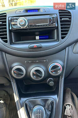 Хэтчбек Hyundai i10 2013 в 