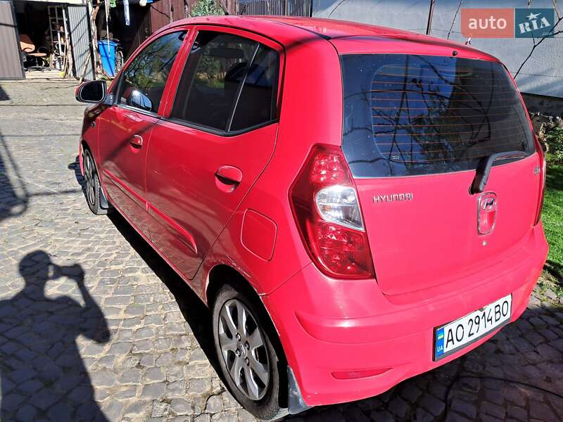 Хэтчбек Hyundai i10 2012 в Мукачево