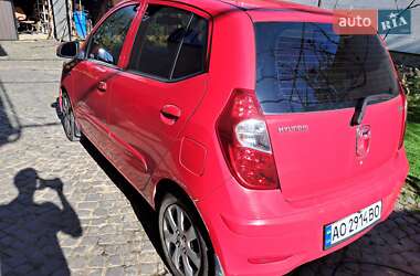 Хэтчбек Hyundai i10 2012 в 