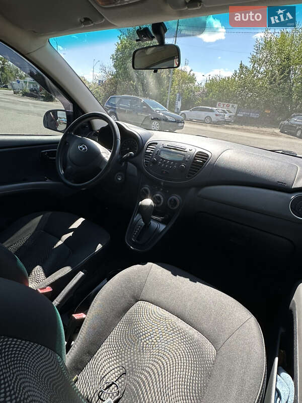 Хэтчбек Hyundai i10 2011 в Киеве