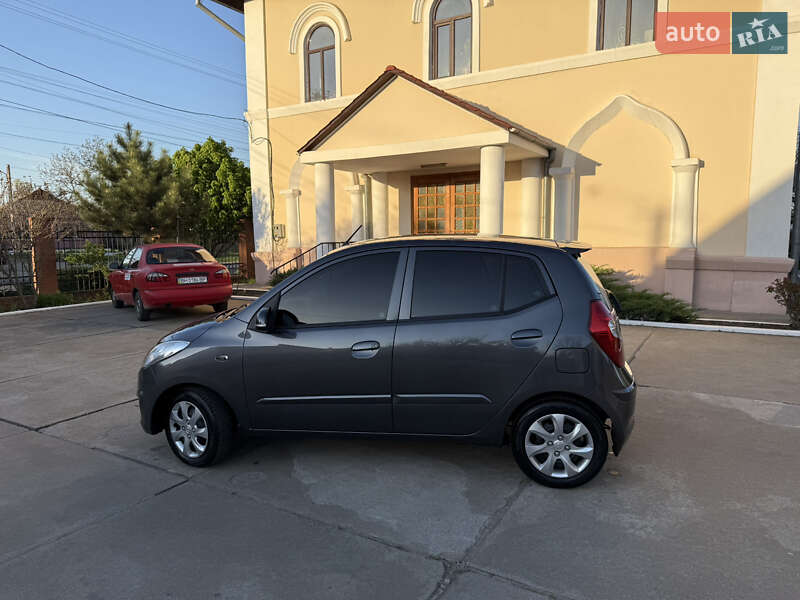 Хэтчбек Hyundai i10 2012 в Одессе
