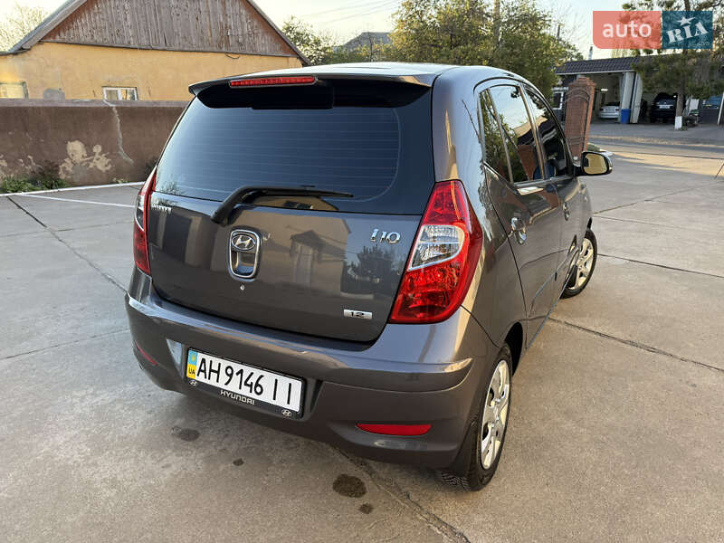 Хэтчбек Hyundai i10 2012 в Одессе