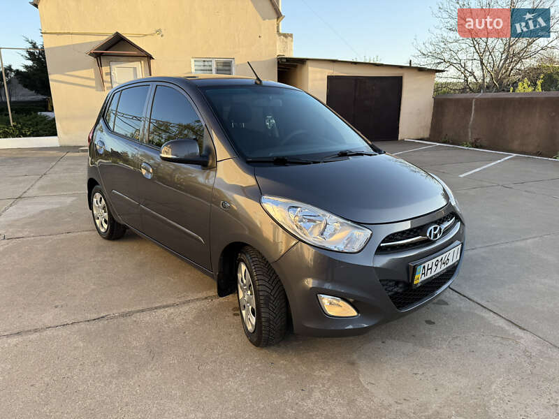 Хэтчбек Hyundai i10 2012 в Одессе